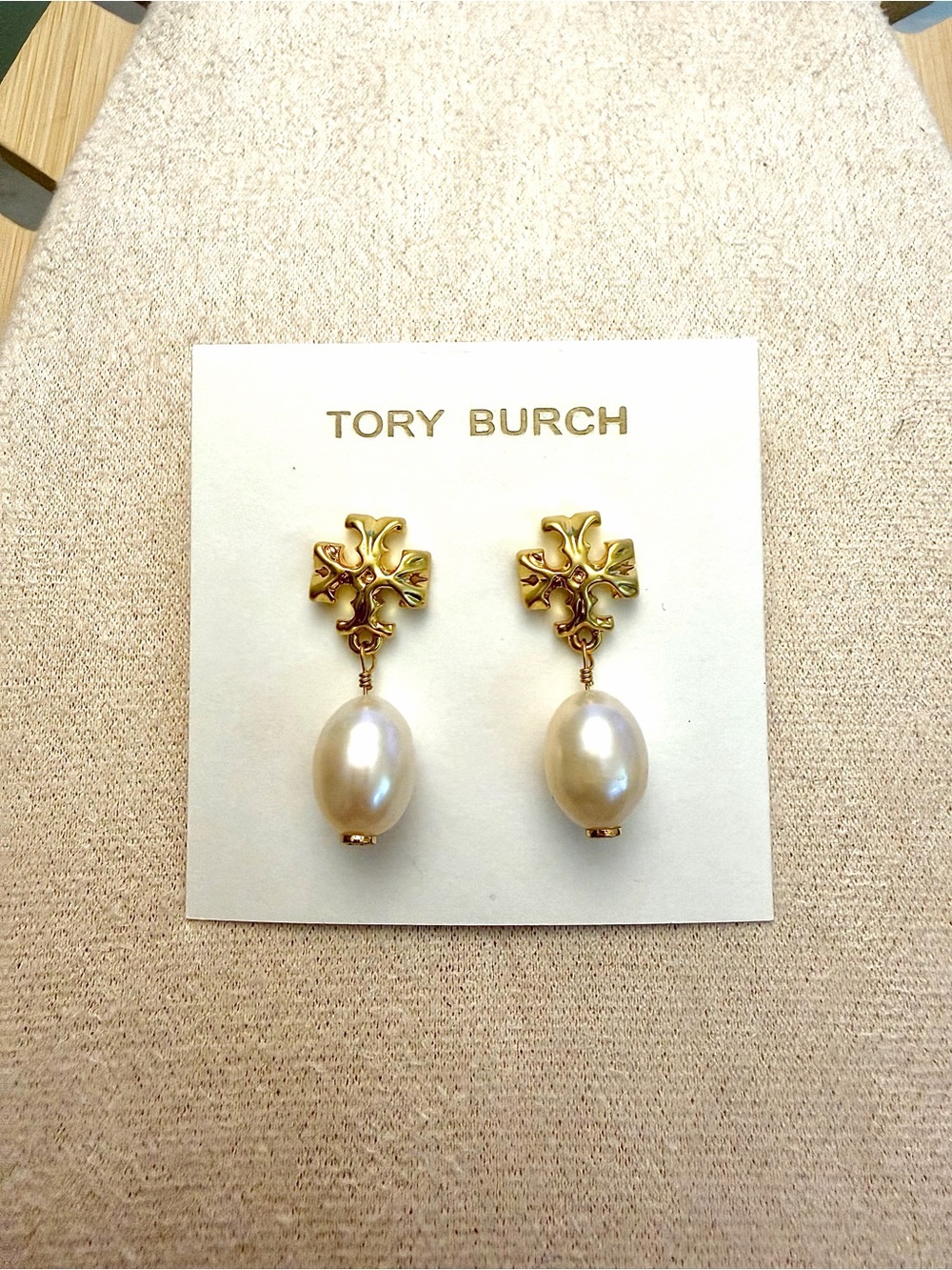 Tory Burch Logo Pearl Drop Earrings Brand New
